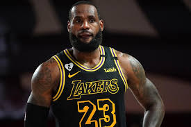 Philadelphia 76ers contro Los Angeles Lakers